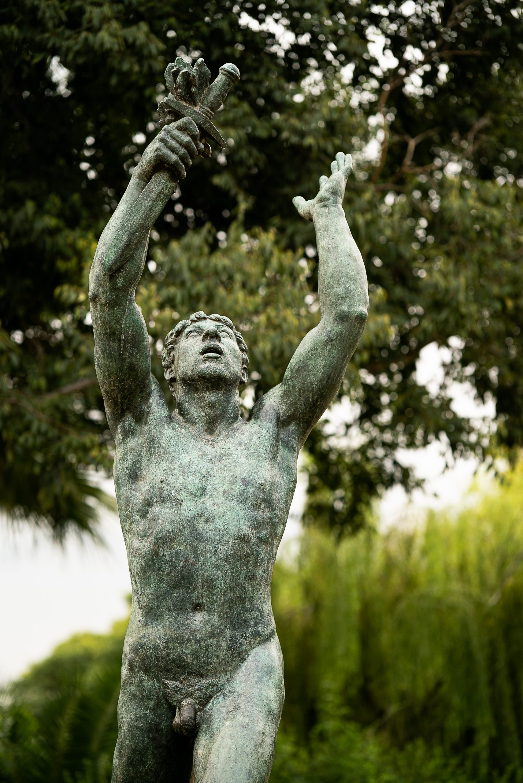 Prueba de nitidez, bokeh y aberraciones cromáticas - Estatua en el parque de la ciutadella
